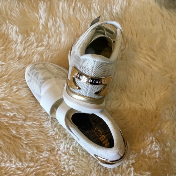 New Balance shoes - Picture 3 of 4